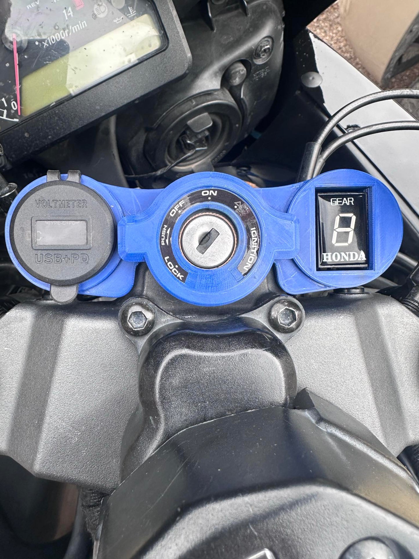 2001-2006 Honda CBR600 F4i Gear Indicator/Charging Bracket, Single Color