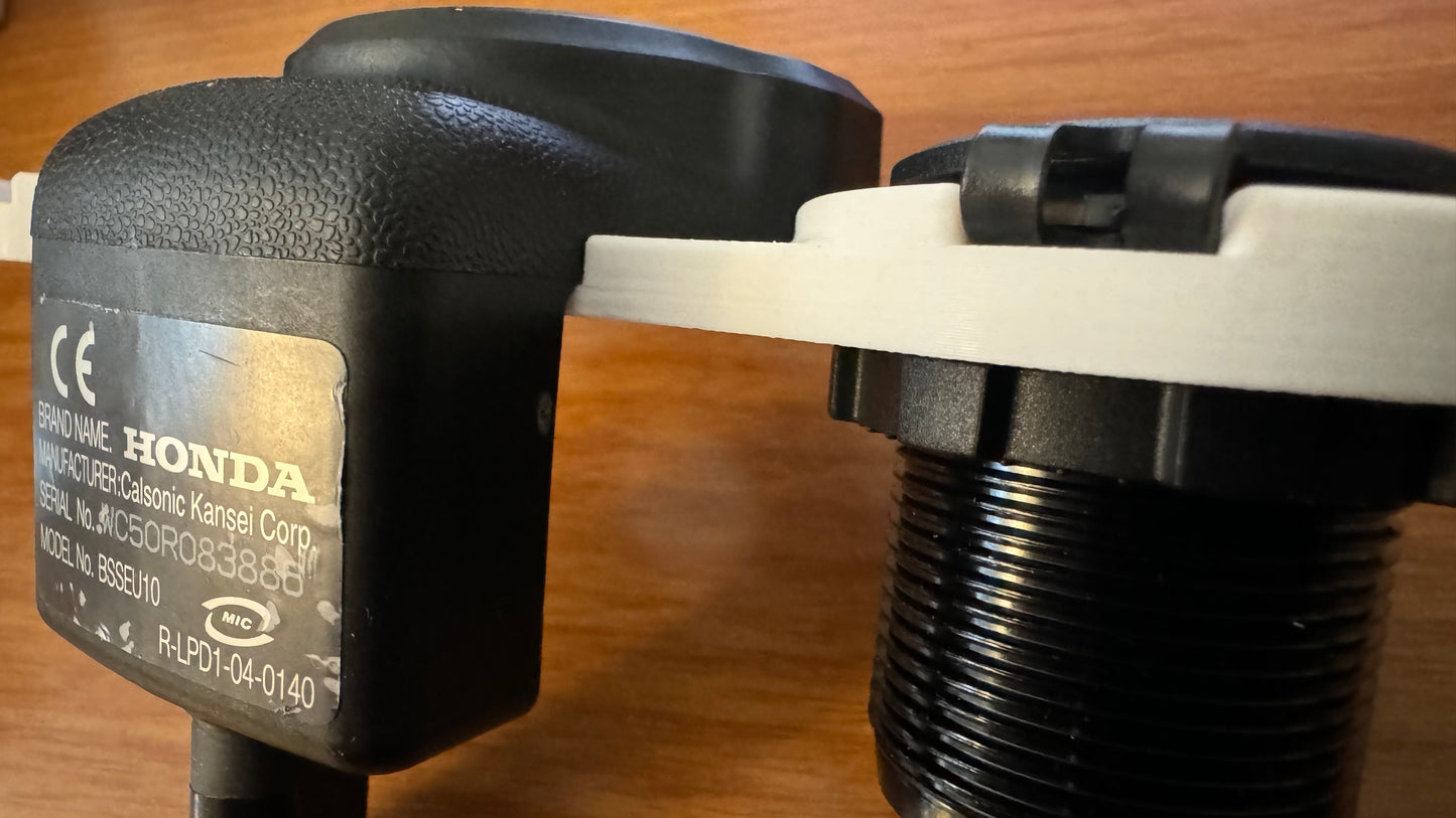 6th Gen VFR800 (2002-2009) HISS Dual Charging Bracket