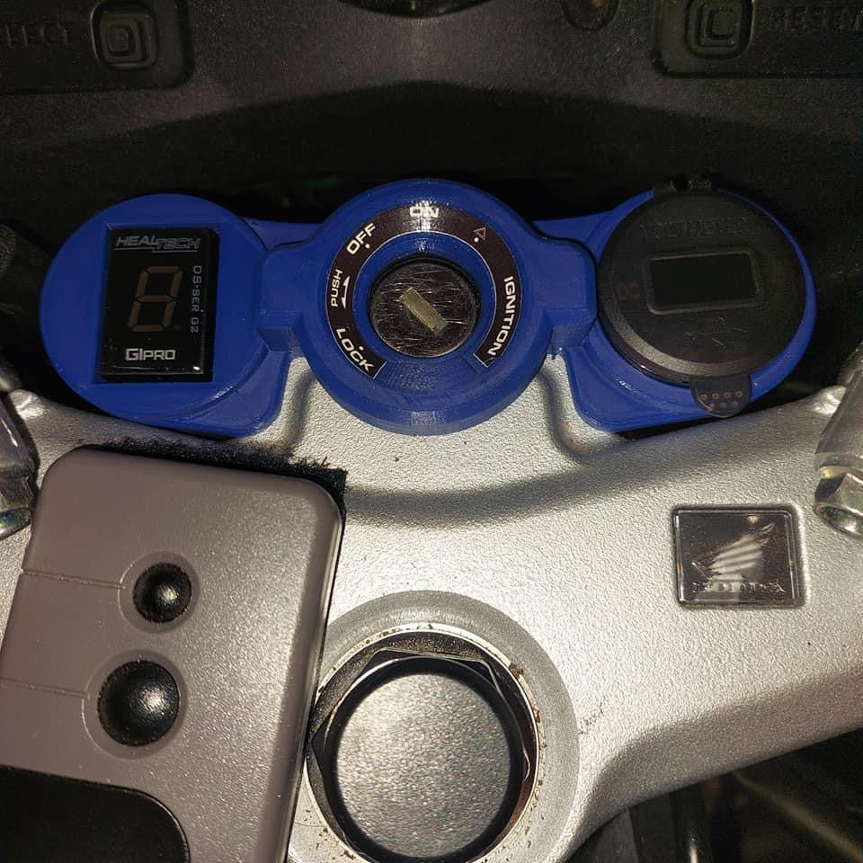 6th Gen (2002-2009) Honda VFR800 Gear Indicator/Charging Bracket, No Button Holes, Single Color