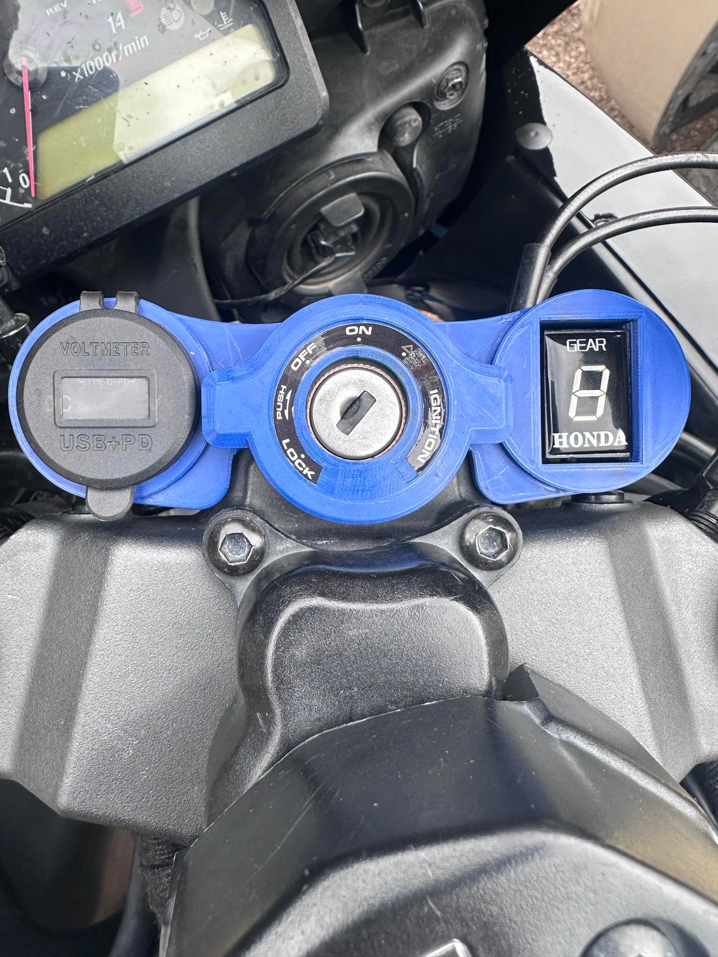 2003-2006 Honda CBR600RR Gear Indicator / USB Charging Bracket, Single Color